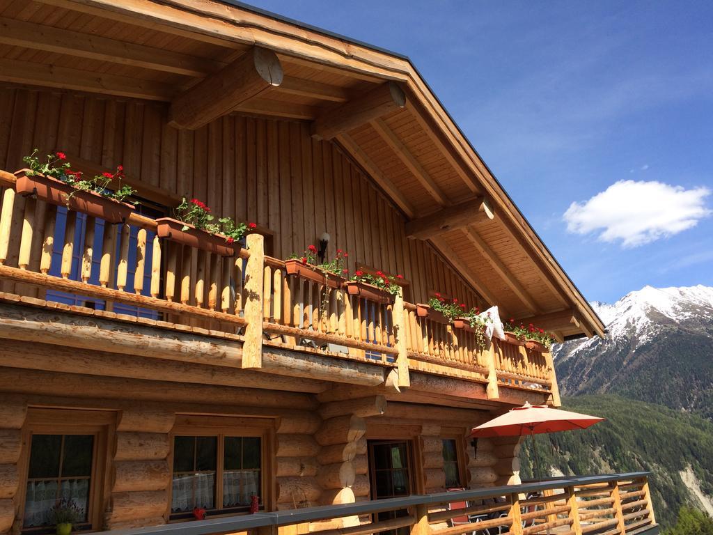 Holzberghof Apartment Umhausen Luaran gambar